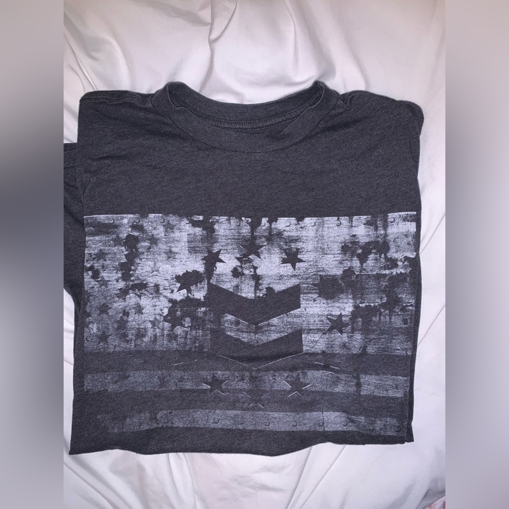 Apt 9 men’s tee